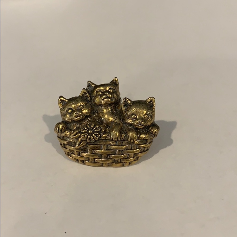 Avon Pin